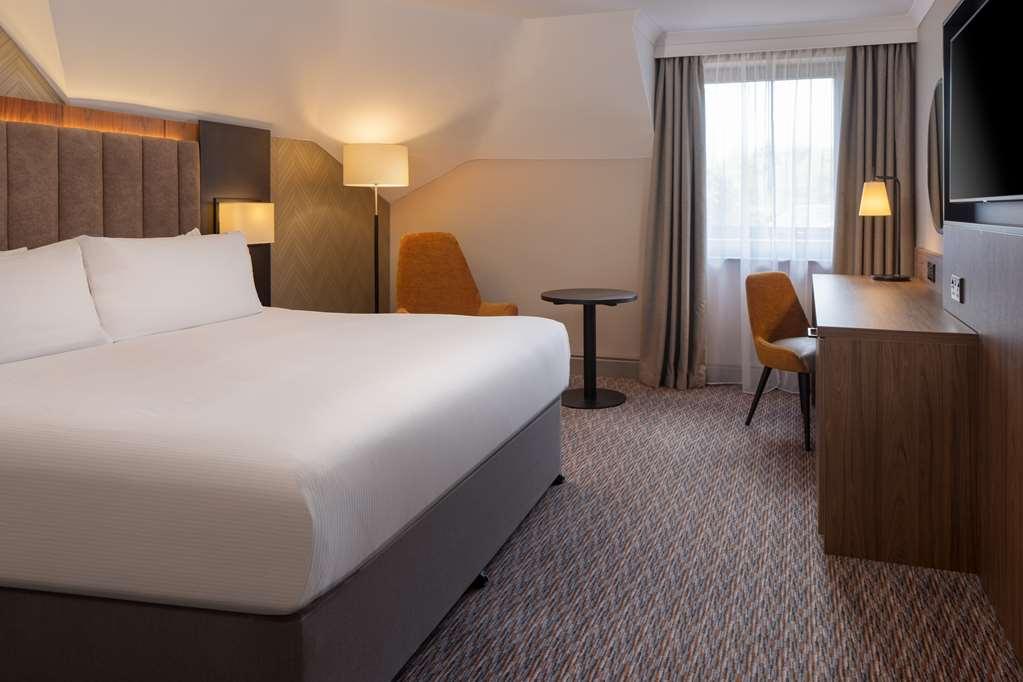 Doubletree By Hilton Southampton Hotel Room photo